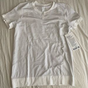 Lululemon swiftly shirt